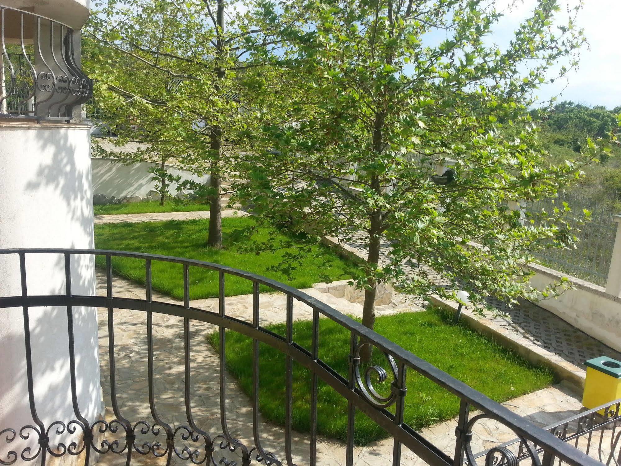 Menada Green Hills Apartments Sozopol Eksteriør billede