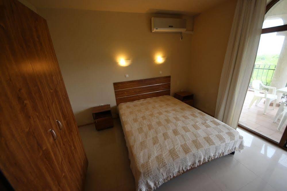 Menada Green Hills Apartments Sozopol Eksteriør billede
