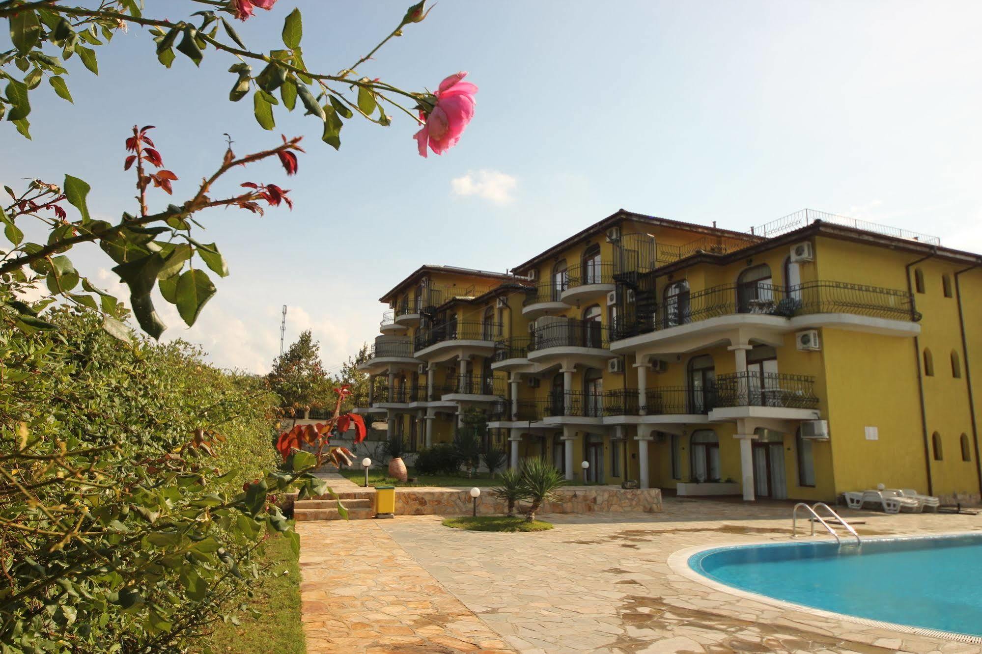 Menada Green Hills Apartments Sozopol Eksteriør billede